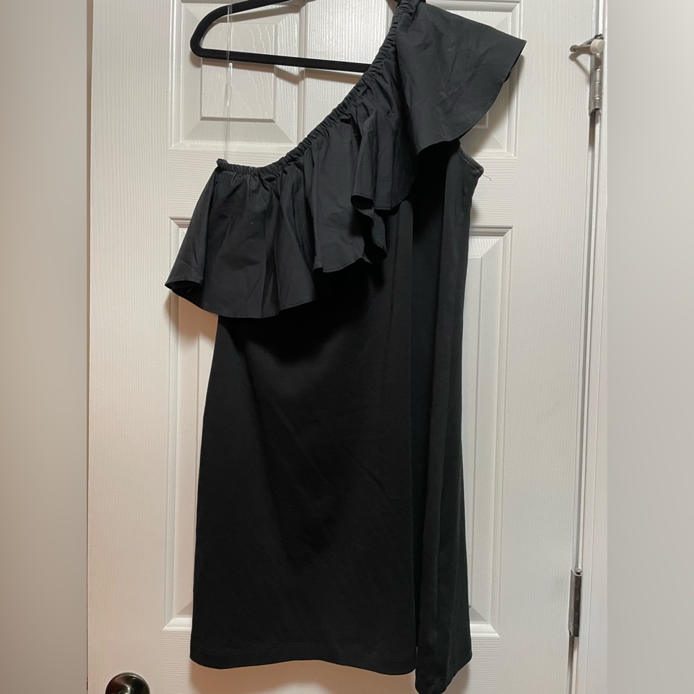A New Day one shoulder ruffle dress.
